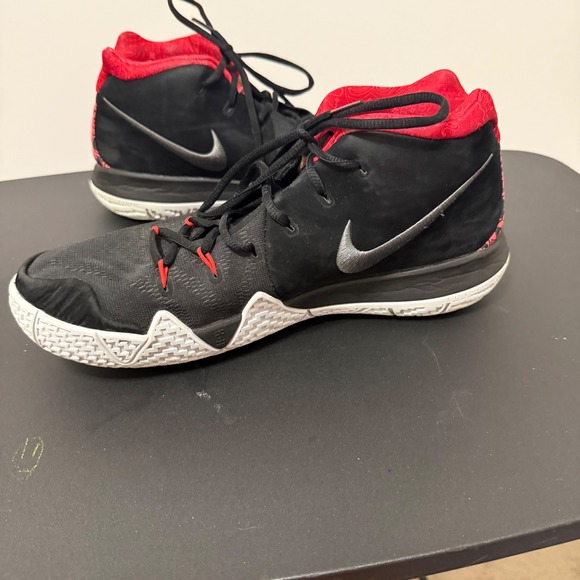Nike Kyrie 4 Basketball Shoes Mens 11 Black Red Good Paisley Brick 943806-005 main image 8